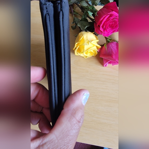 NWOT* KATE SPADE ♠️ Chelsea Medium Nylon Black Pouch Wristlet & 3 Heart necklace - Picture 6 of 10